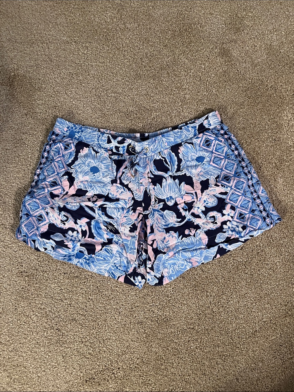 Lilly Pulitzer Katia Drawstring Athletic Shorts. EUC. Medium
